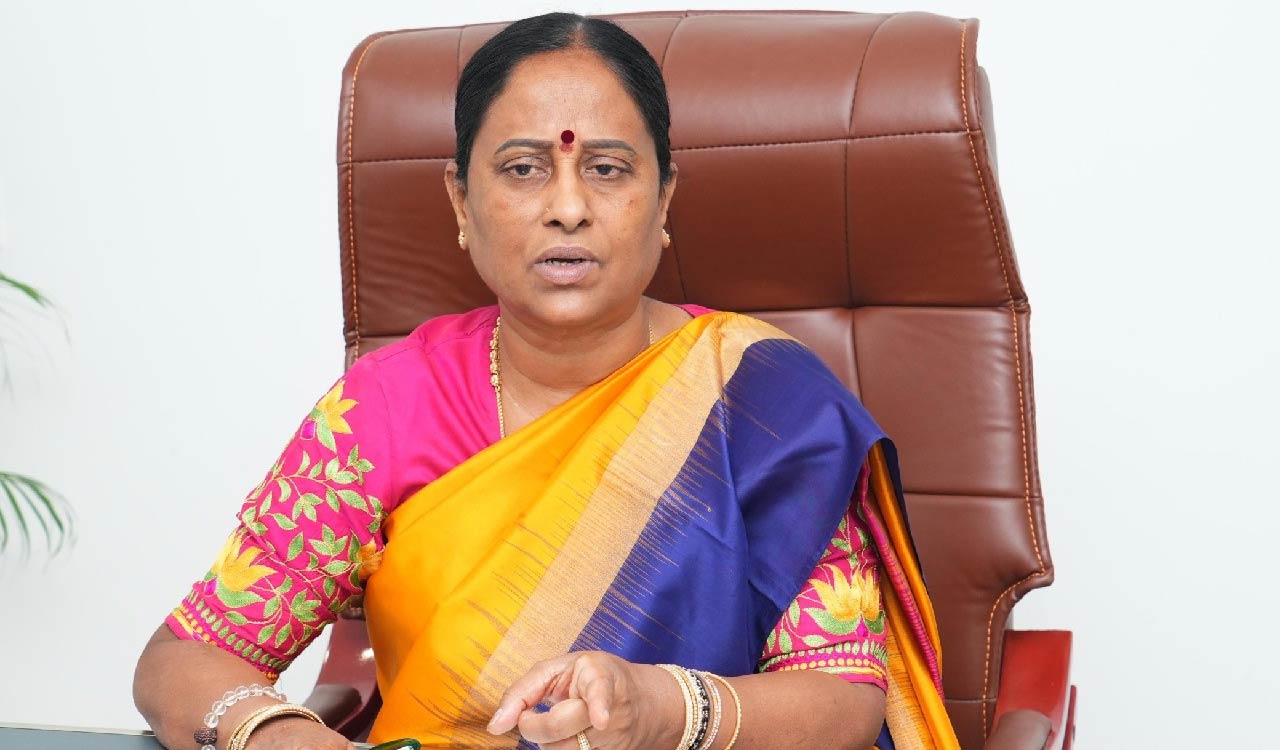 TG : మంత్రులు చెప్పిన వినని అధికారులు.. ఏం జరుగుతోంది?