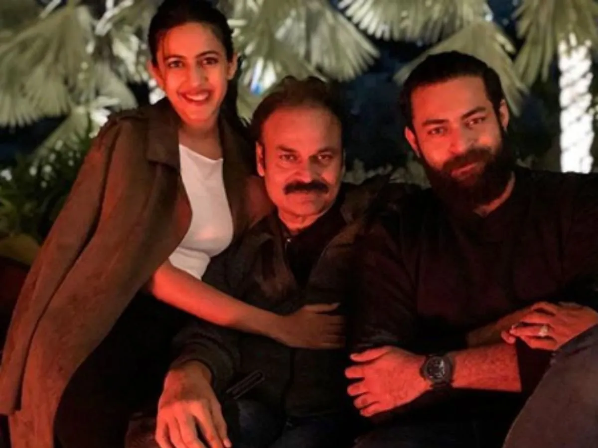 Niharika Konidela: మొదటిసారి 'బరి' లోకి వరుణ్ తేజ్-నాగబాబు..