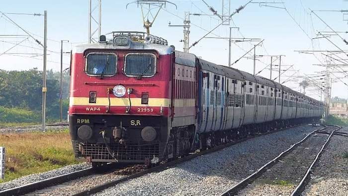 Indian Railways: రైల్వే ప్రయాణికులకు గుడ్ న్యూస్.. పలు రూట్లలో ప్రత్యేక రైళ్లు.. పూర్తి షెడ్యూల్ ఇదే..!