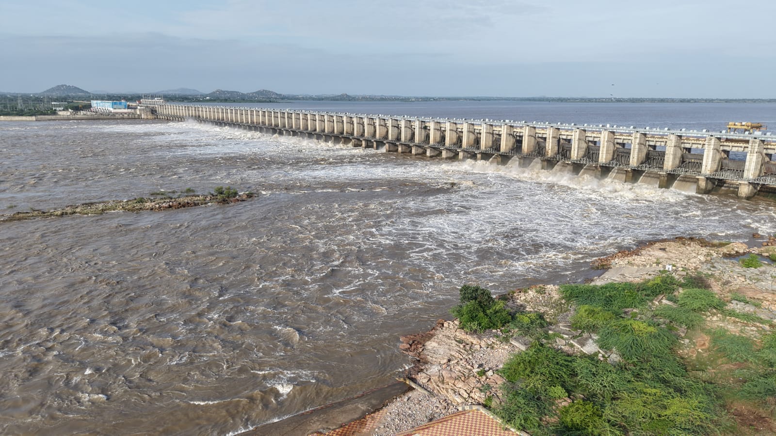Telangana: వర్షాలతో ఉప్పొంగుతున్న జలాలు.. భారీ ఇన్ఫ్లోతో ప్రధాన ప్రాజెక్టులు!..