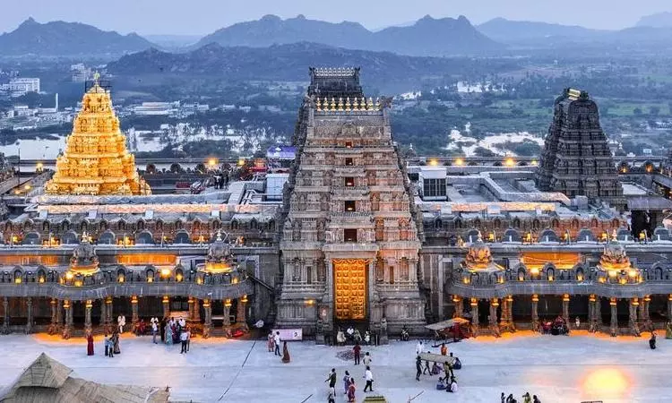 Yadadri : బోనాల ఎఫెక్ట్.. యాదాద్రి ఆలయంలో తగ్గిన భక్తుల రద్దీ