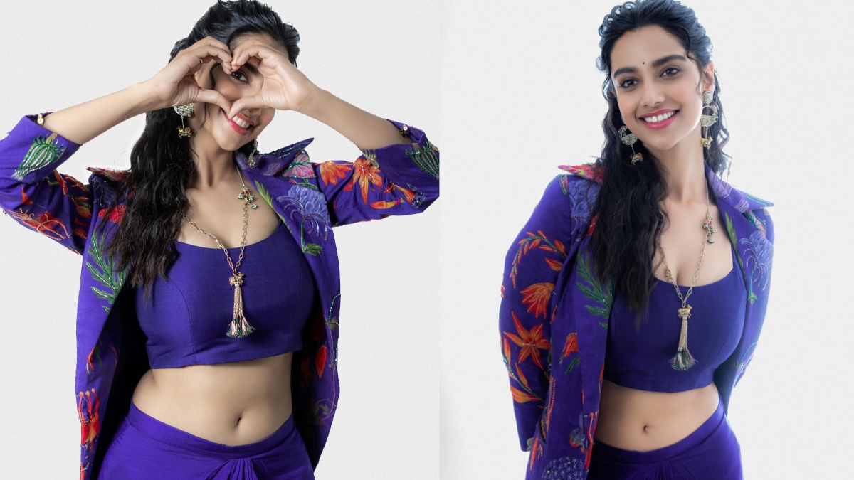 Meenakshi Chaudhary: ముసలి హీరోతో రొమాన్స్..ట్రోల్ చేస్తున్న నెటిజన్స్..!