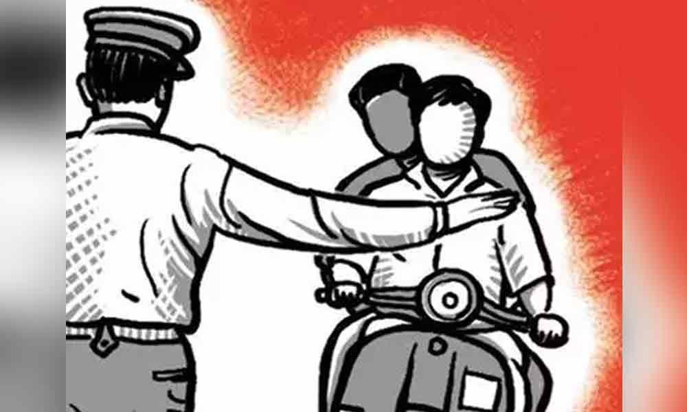 Karimnagar: ఖాకీ వనంలో.. కలుపు మొక్కలు!