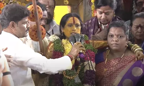 bonalu : ‘6 నెలలు టైం లేదా భారీగా ప్రాణనష్టం’.. రంగంలో స్వర్ణలత భవిష్యవాణి!