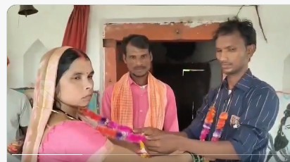 Viral : ఐదుగురు పిల్లలు.. ప్రియుడితో భార్యను పంపించేసిన భర్త (వైరల్)