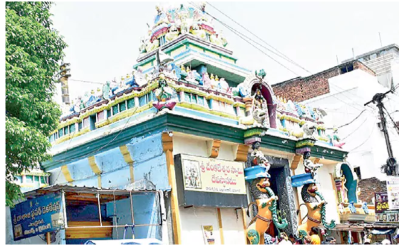 Warangal: వరంగల్ ఆలయంలో కొత్త వివాదం.. సేవా సమితిపై దేవాదాయశాఖ ఆంక్షలు!